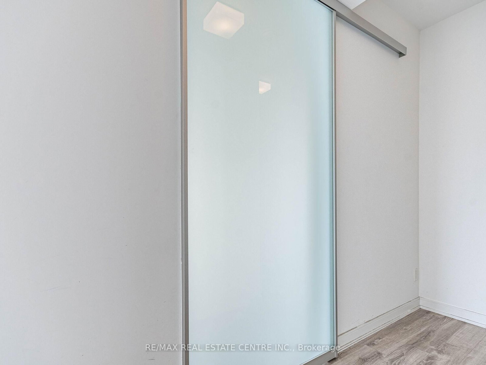 28 Wellesley Street, Unit 3302 - Photo 18