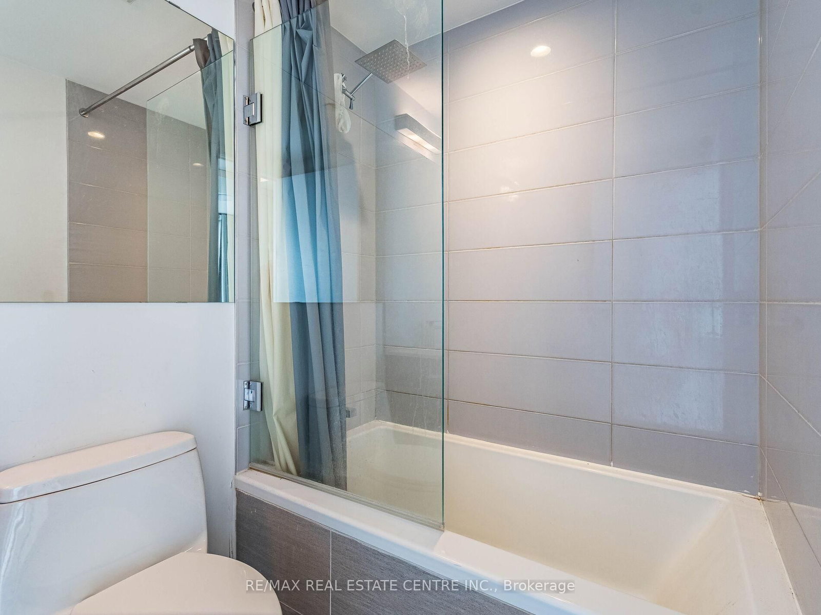 28 Wellesley Street, Unit 3302 - Photo 24