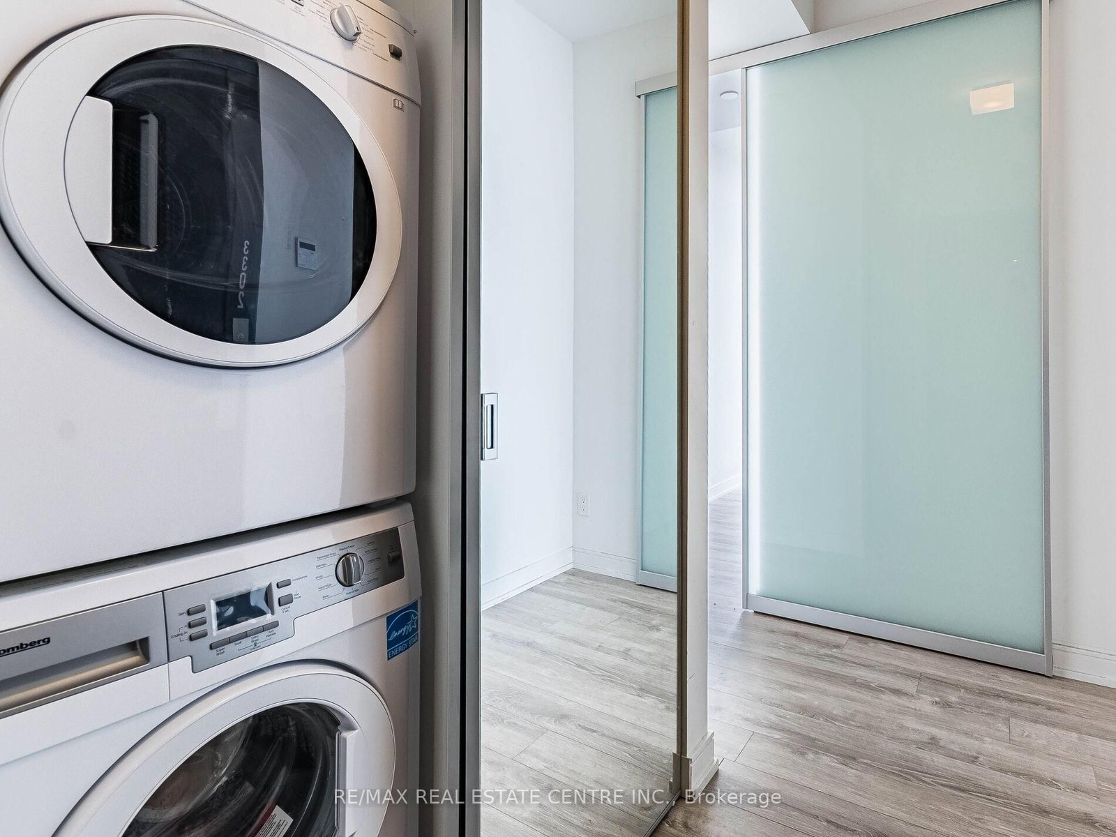 28 Wellesley Street, Unit 3302 - Photo 27