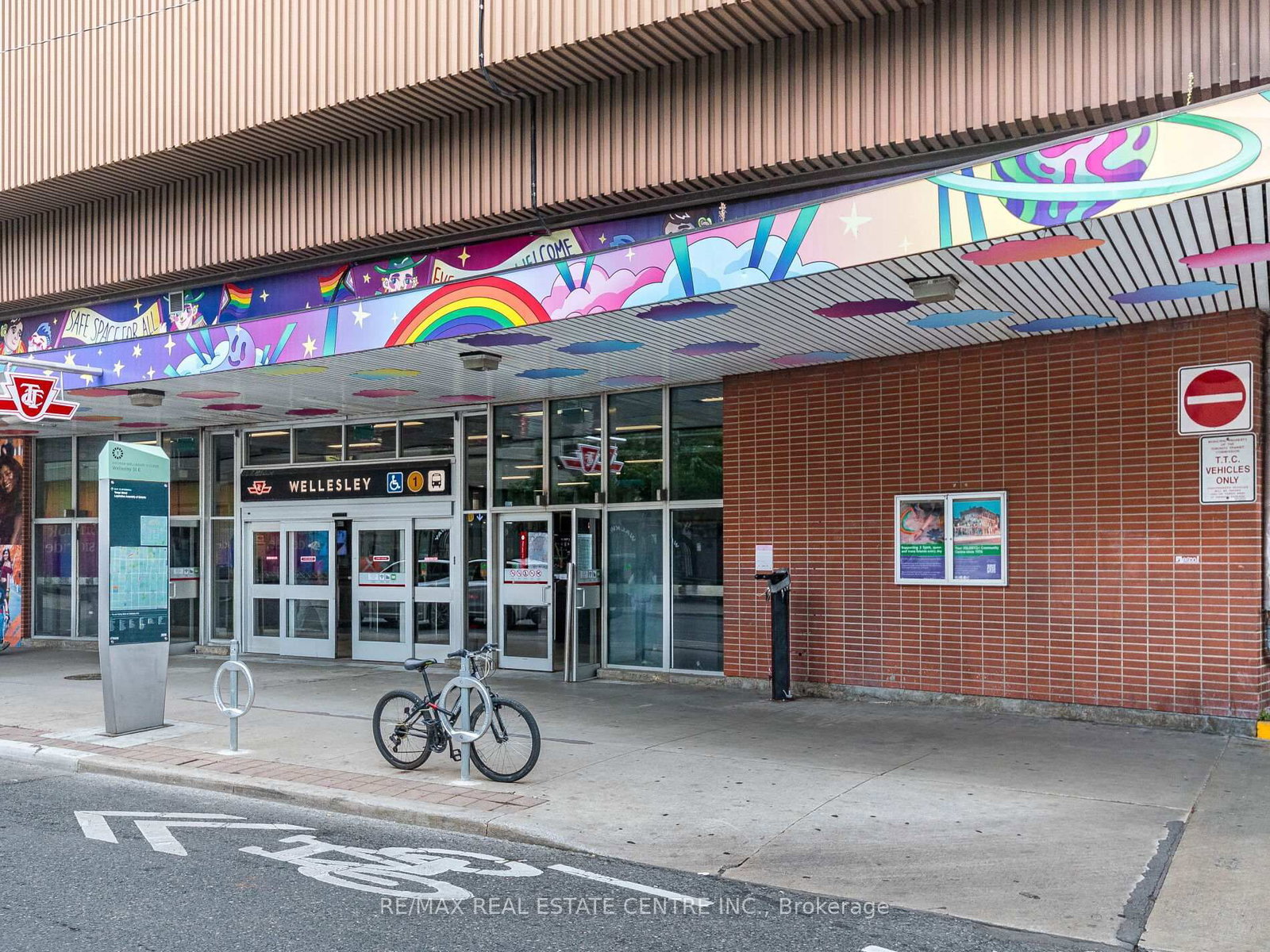 28 Wellesley Street, Unit 3302 - Photo 36