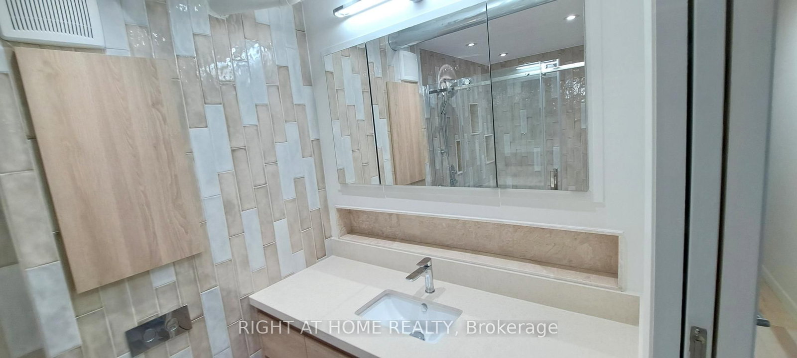 60 Pavane Linkway, Unit 3 (R1-3) - Photo 17