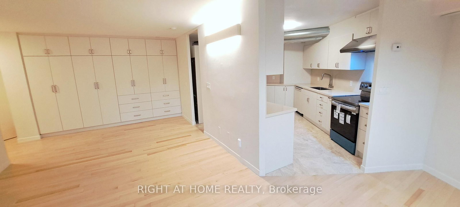 60 Pavane Linkway, Unit 3 (R1-3) - Photo 7