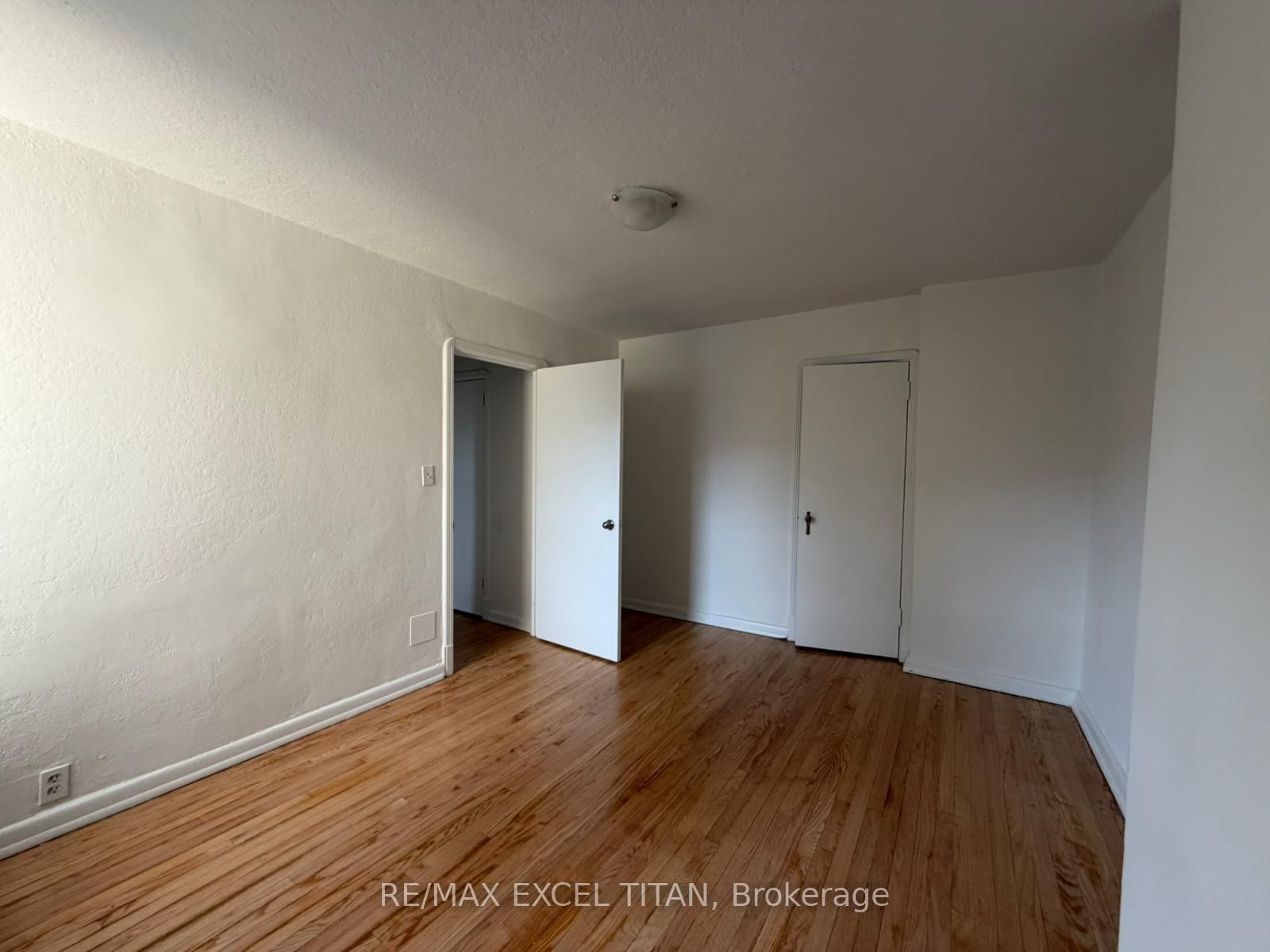 8 Mallory Gardens, Unit 23 - Photo 9