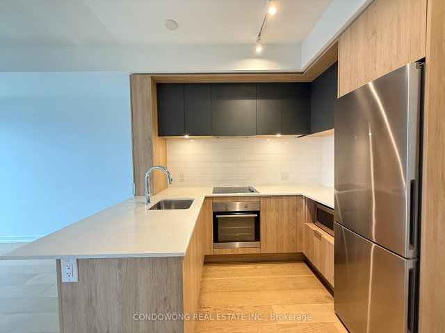 2112 - 225 Sumach Street