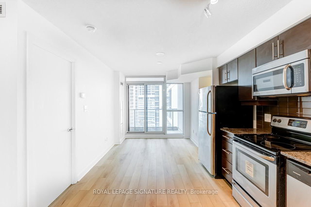 1205 - 33 Bay Street