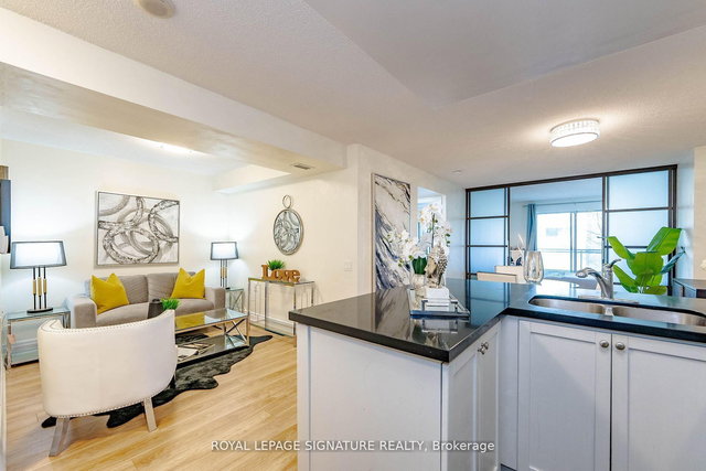 209 - 21 Hillcrest Avenue