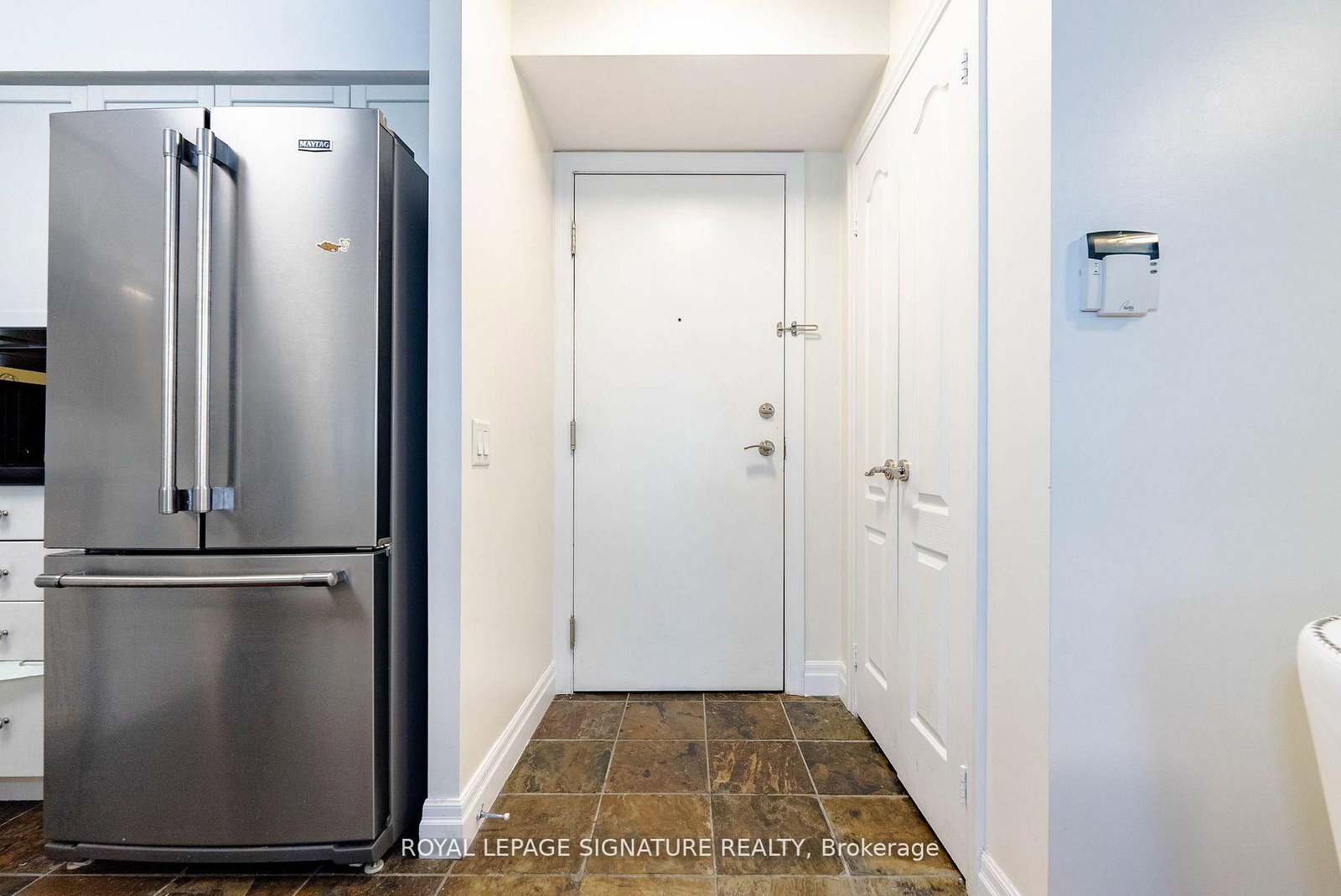 21 Hillcrest Avenue, Unit 209 - Photo 15