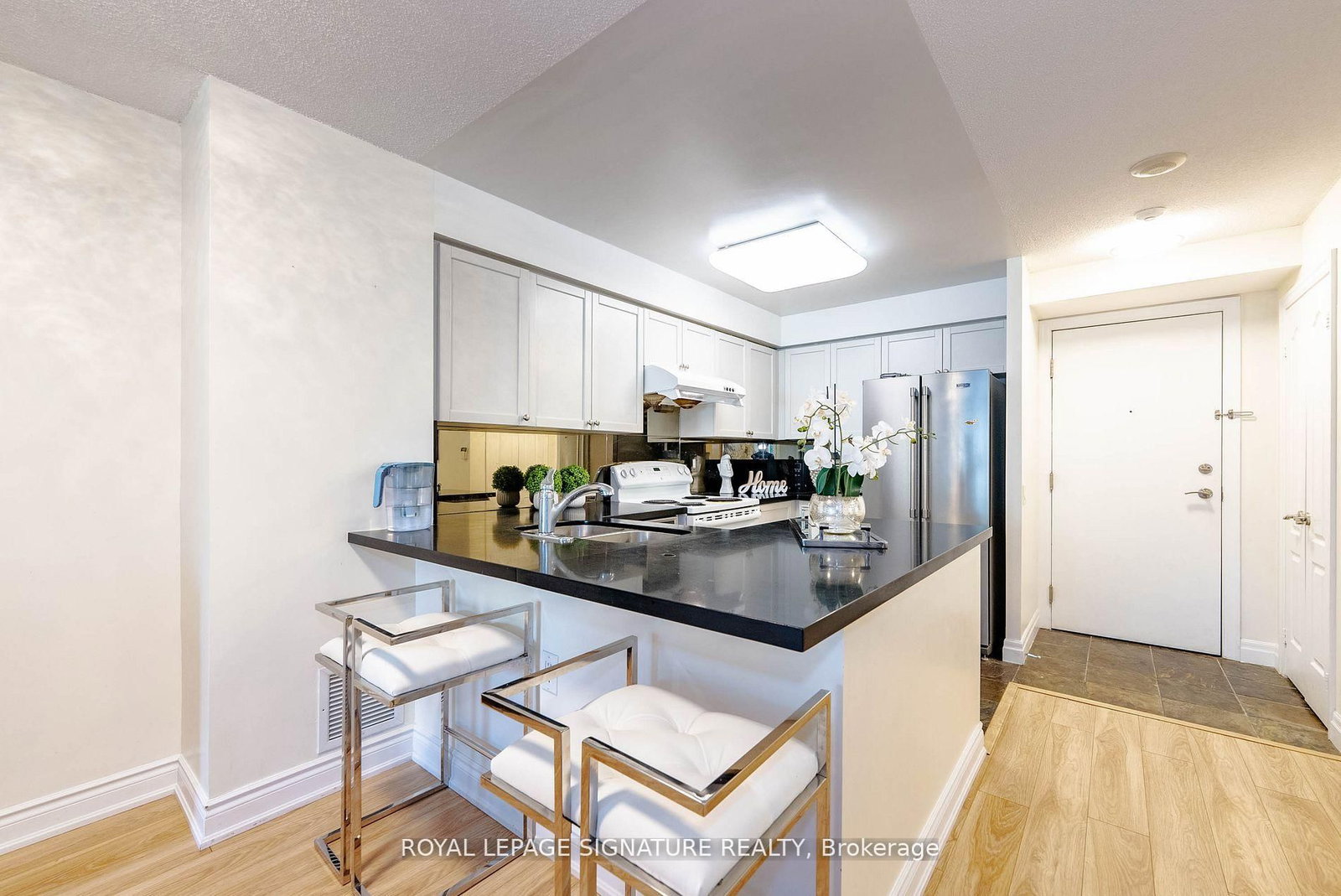 21 Hillcrest Avenue, Unit 209 - Photo 19