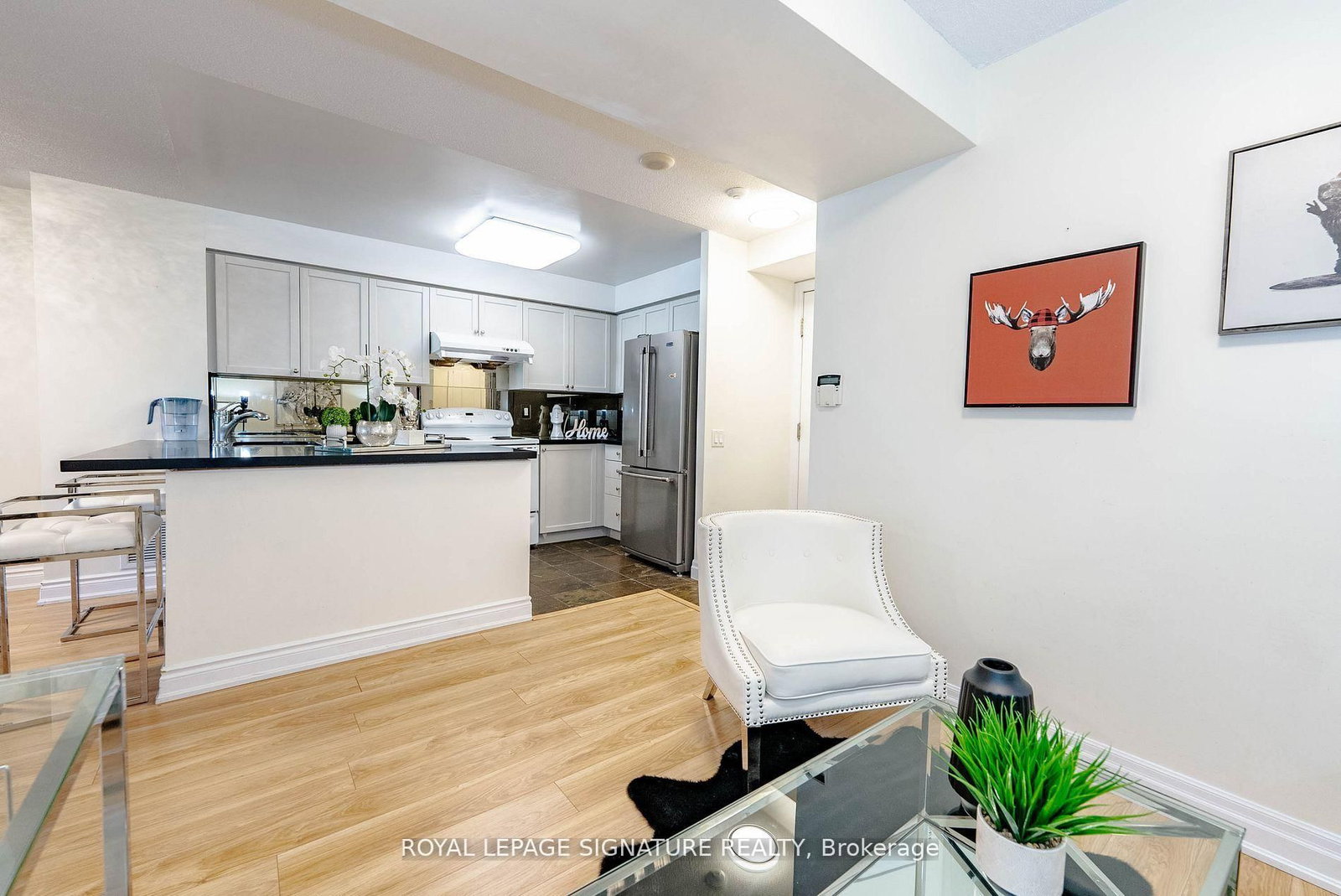 21 Hillcrest Avenue, Unit 209 - Photo 23