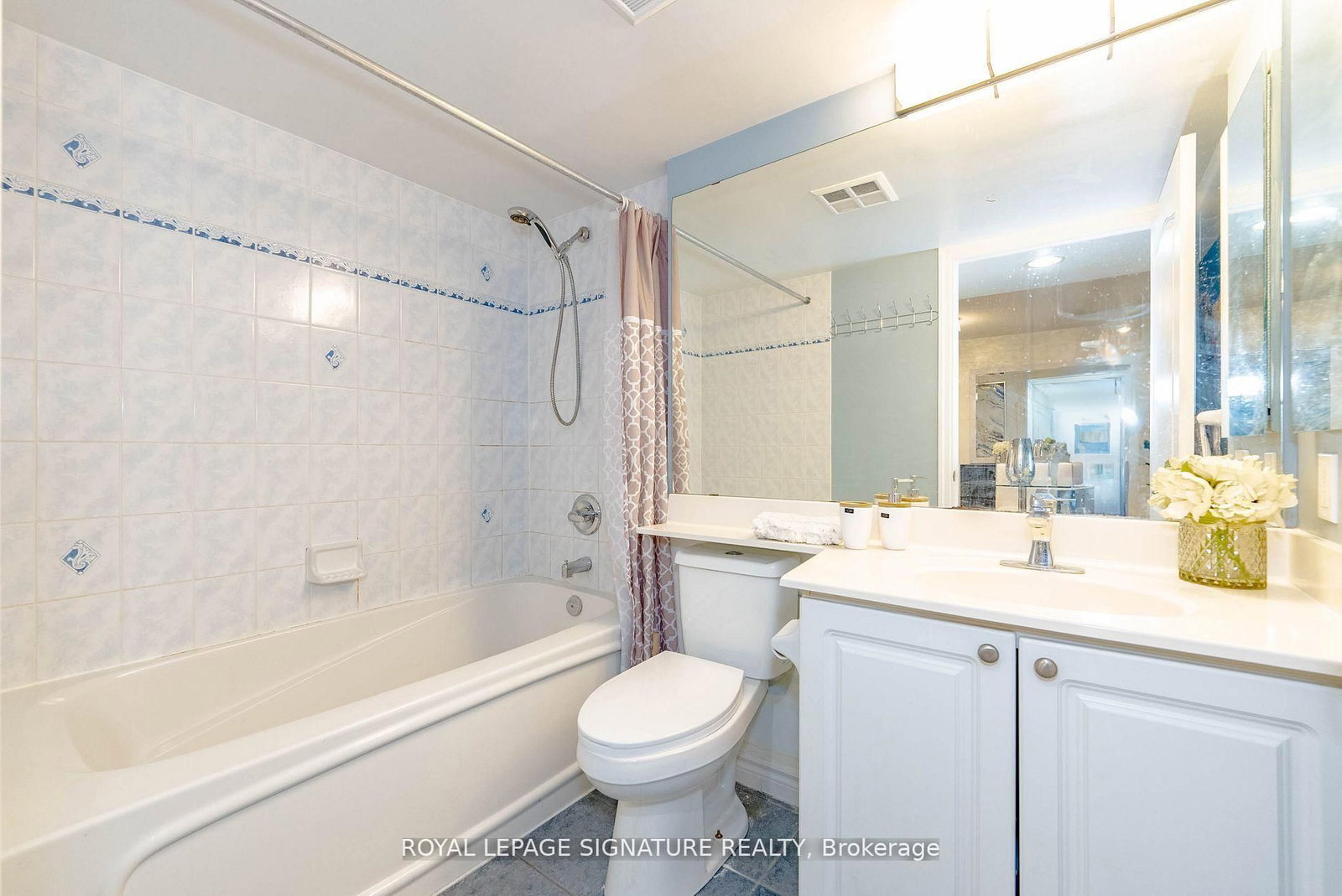 21 Hillcrest Avenue, Unit 209 - Photo 26