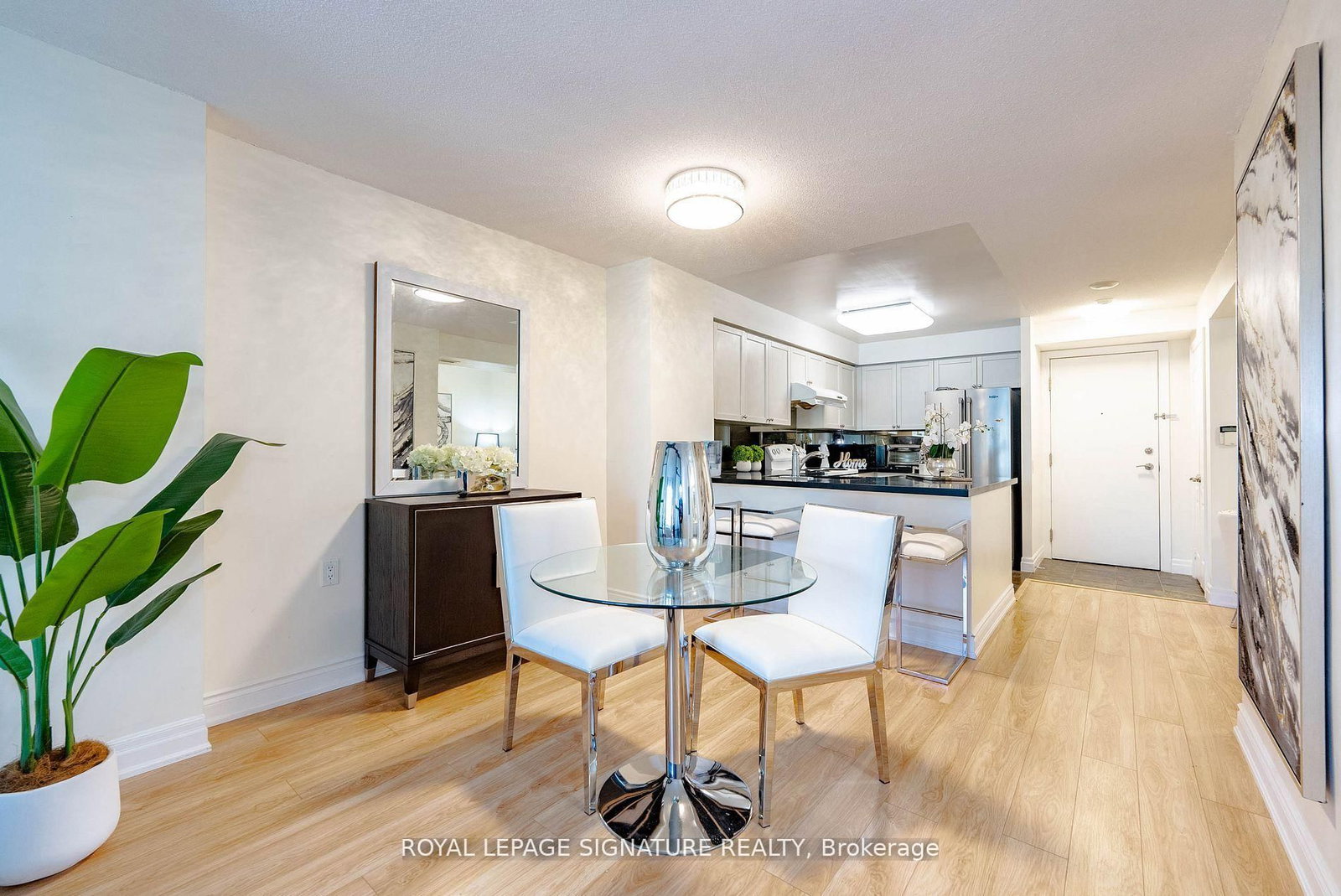 21 Hillcrest Avenue, Unit 209 - Photo 6
