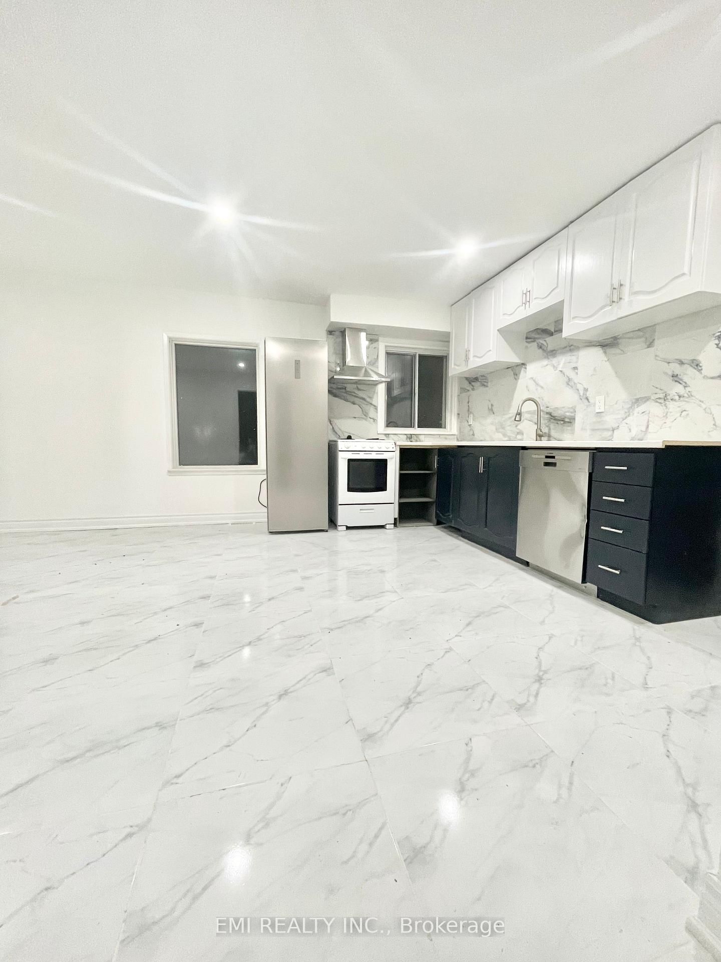 208 Patricia Avenue, Unit Main - Photo 3