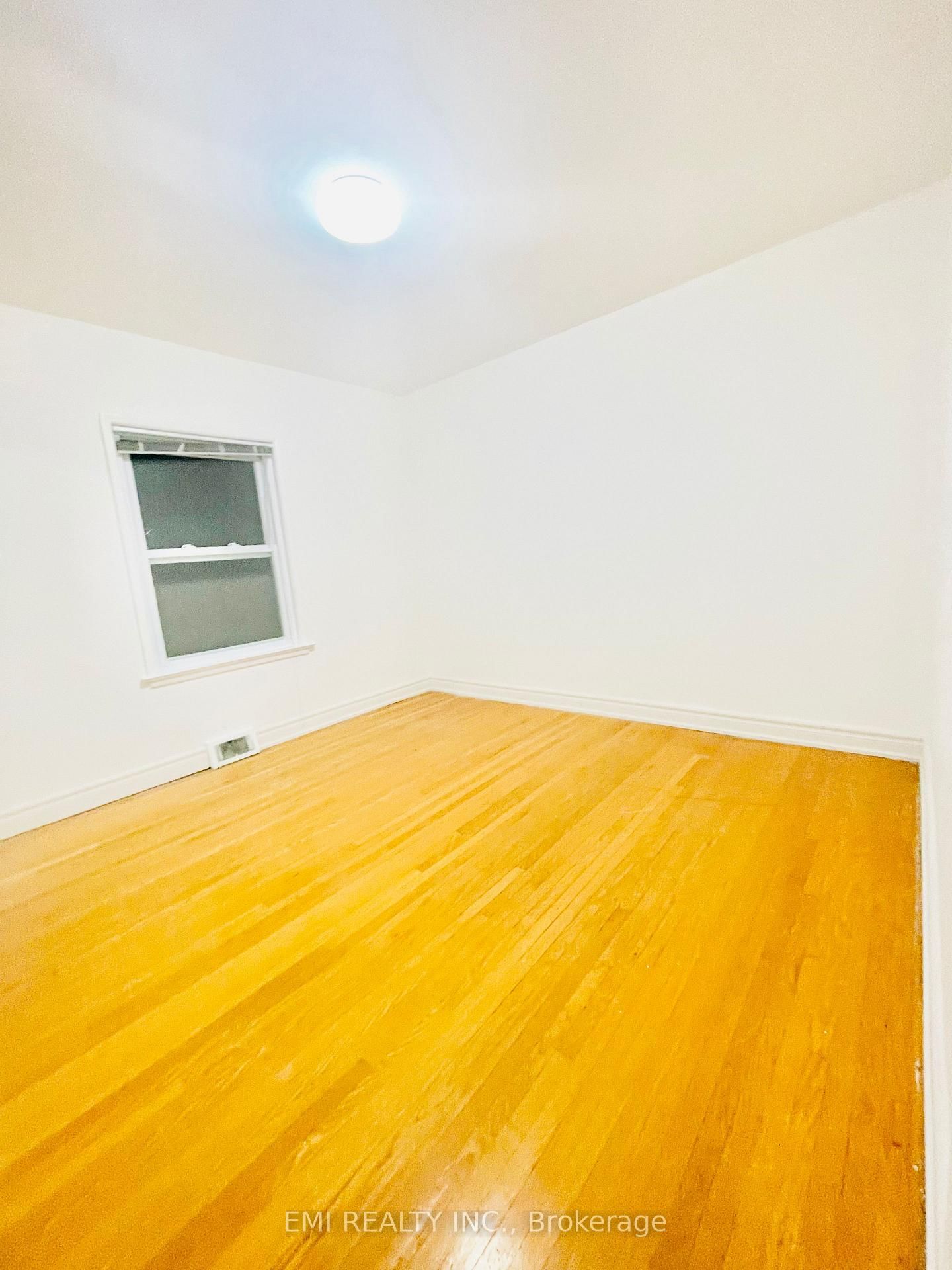 208 Patricia Avenue, Unit Main - Photo 8