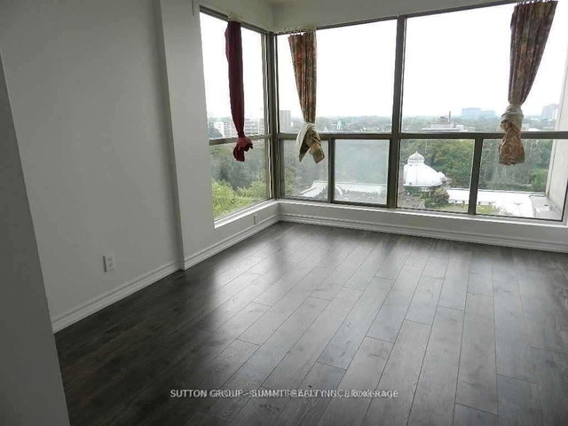 1203 - 298 Jarvis Street