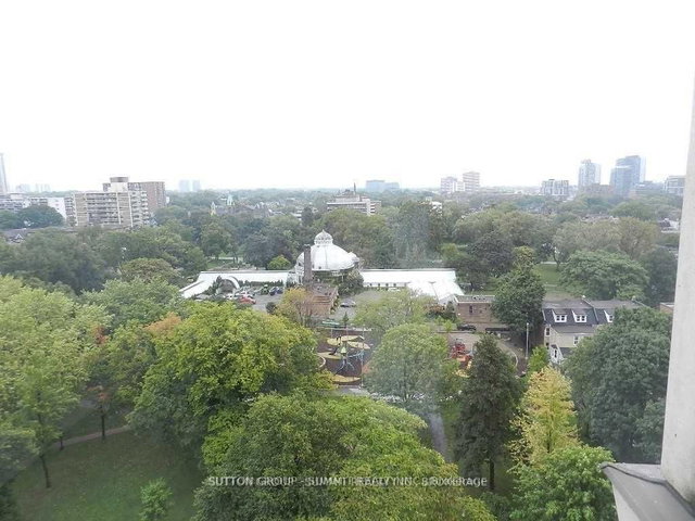 1203 - 298 Jarvis Street