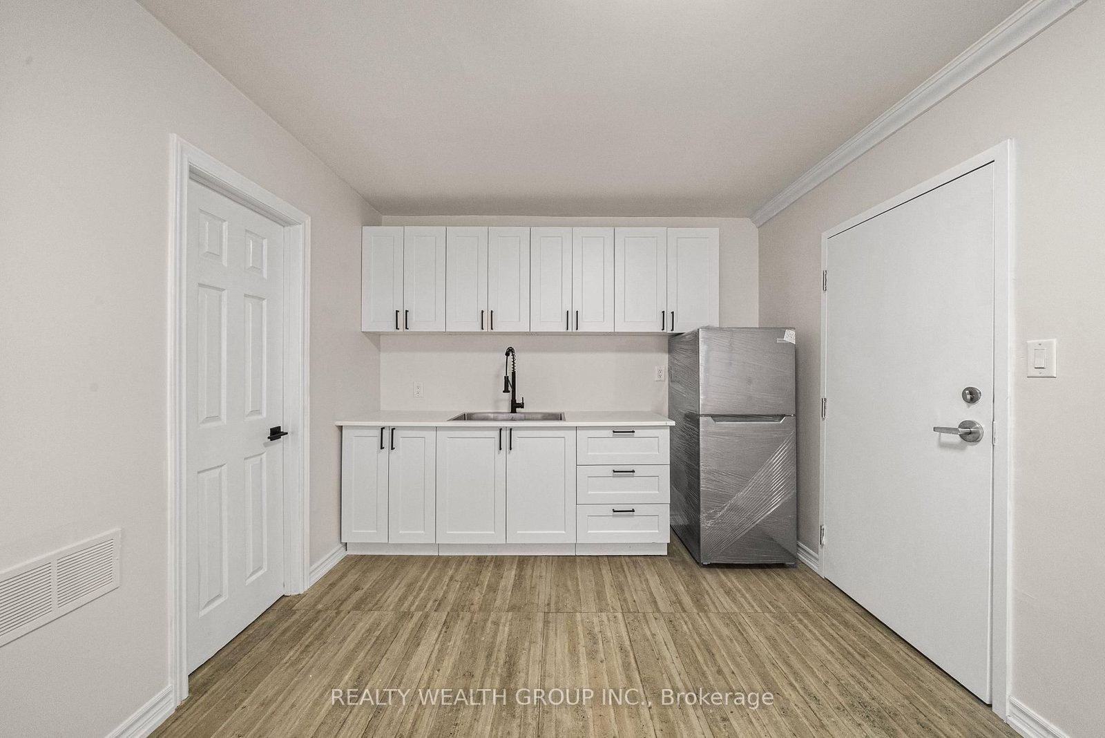 566 Queen Street W, Unit 1 - Photo 11