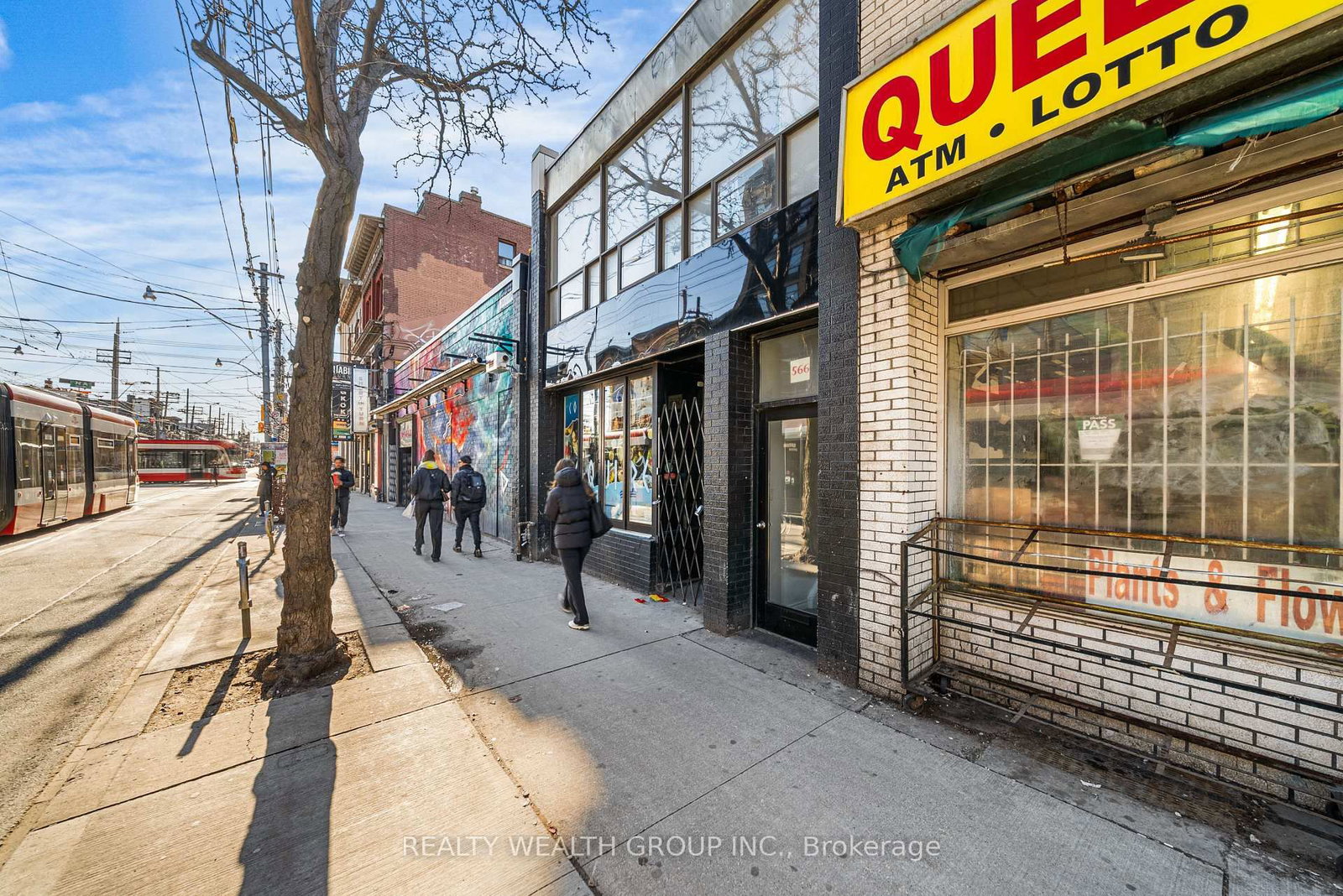566 Queen Street W - Photo 2