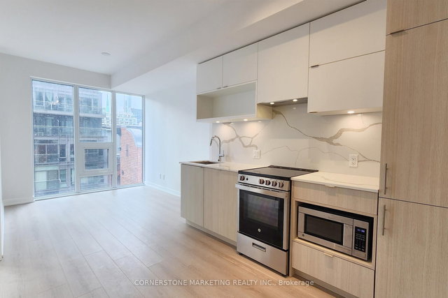 606 - 100 Queen Street E