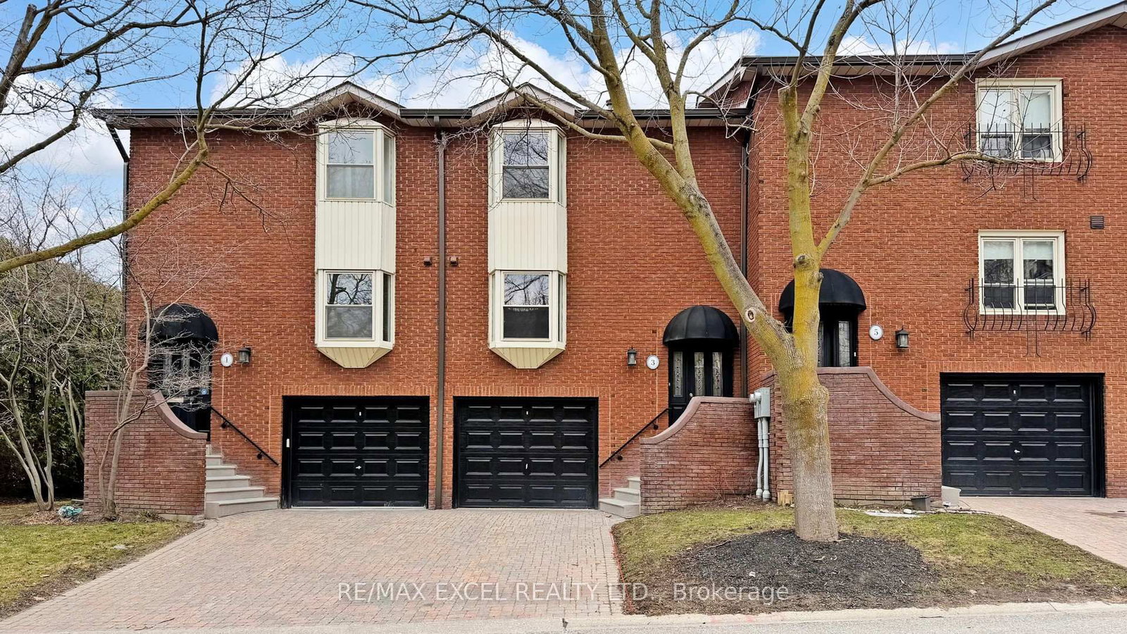 Property at 3 Red Maple