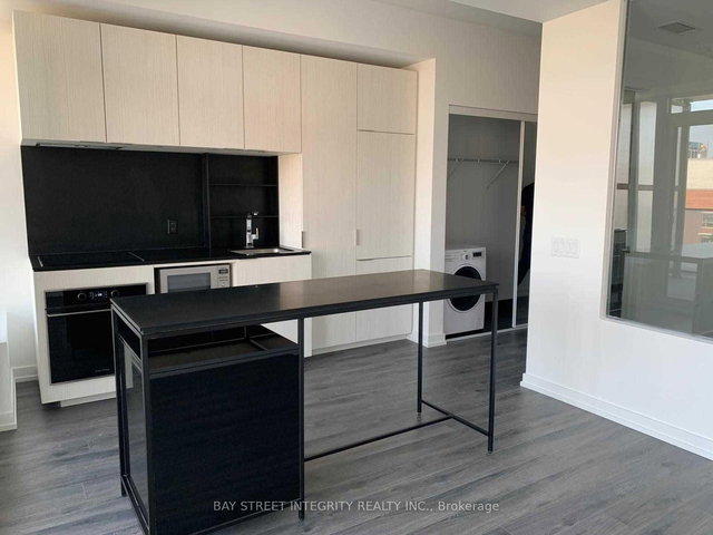 807 - 77 Shuter Street