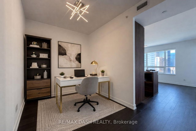 2501 - 88 Scott Street