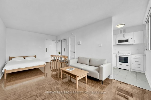 2505 - 33 Isabella Street