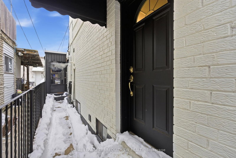 Bsmt - 497 Ossington Ave, Toronto, M6G 3T3 | Image 3