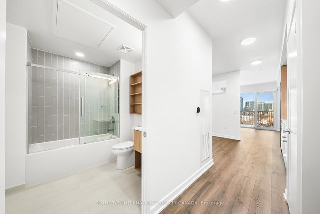 919 - 88 Bathurst Street