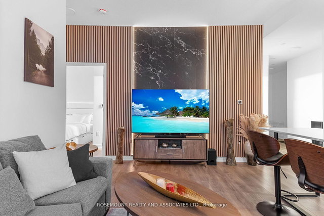 102 - 35 Tubman Avenue