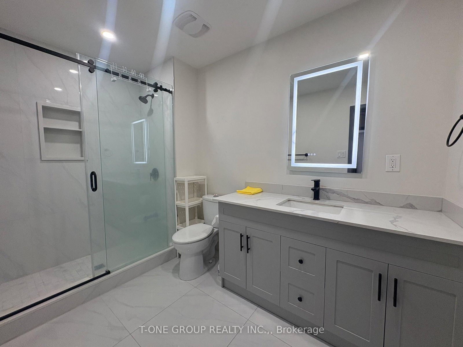 108 Bowhill Crescent, Unit Upper Fl - Photo 12