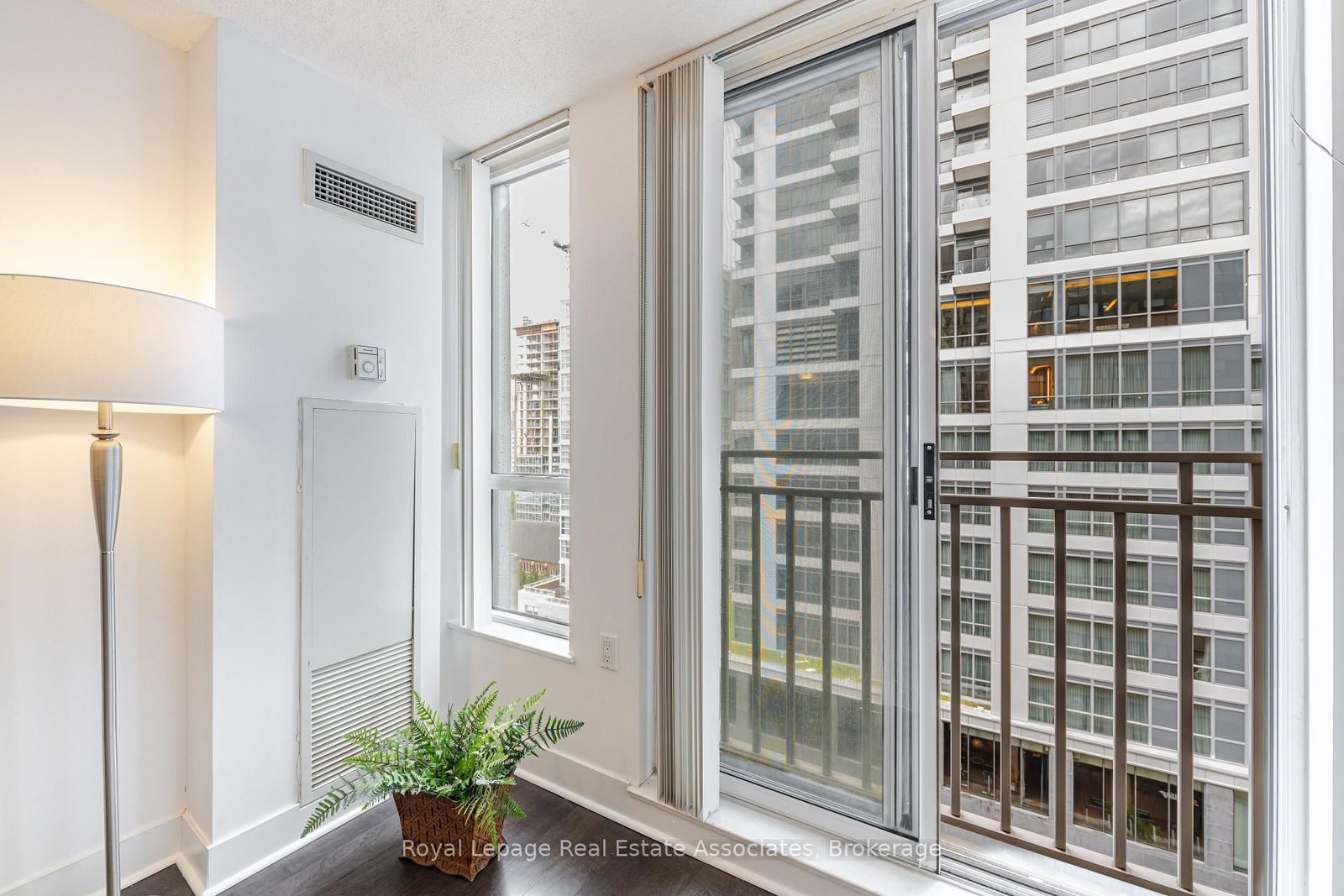 388 Bloor Street E, Unit 1507 - Photo 22