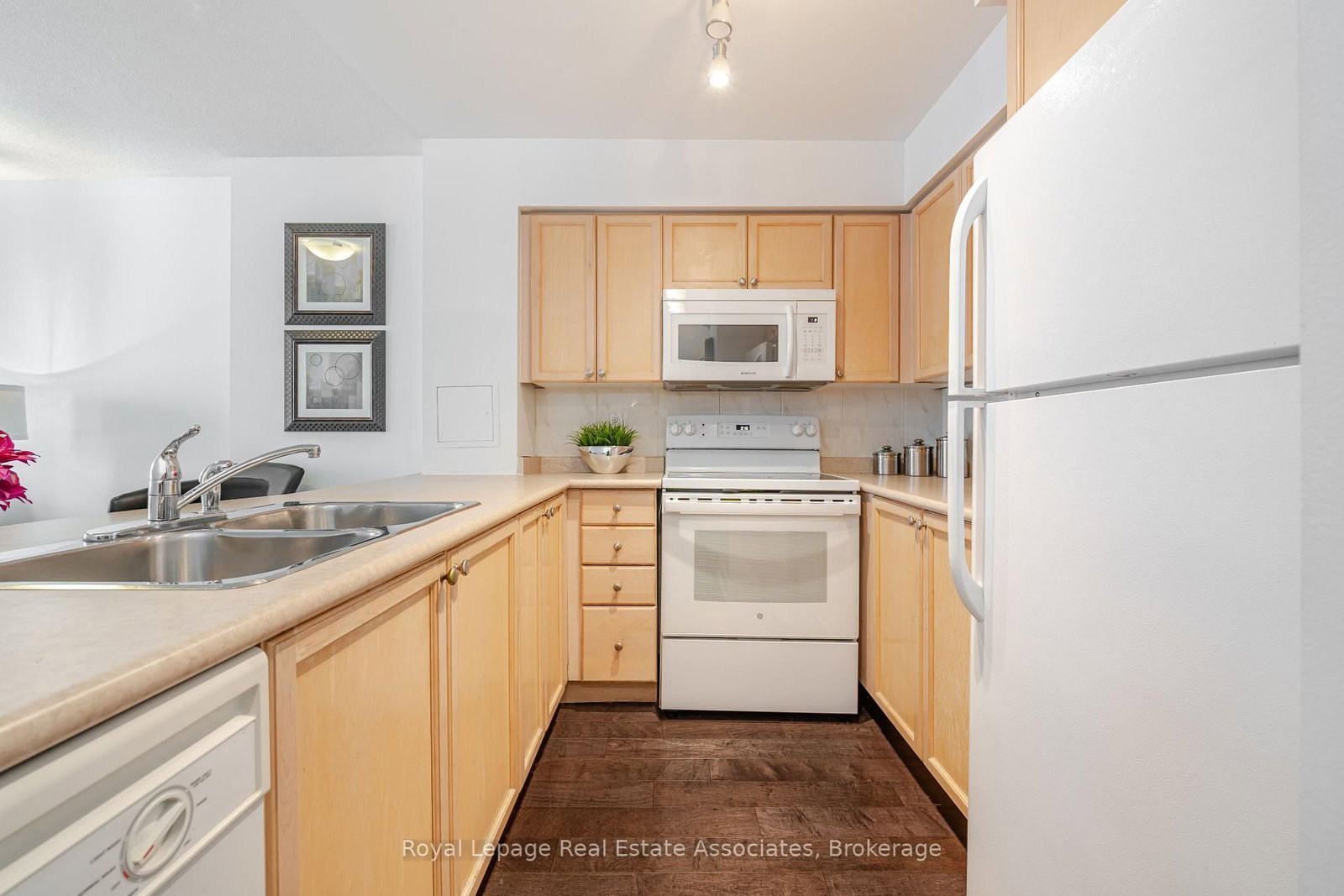 388 Bloor Street E, Unit 1507 - Photo 7
