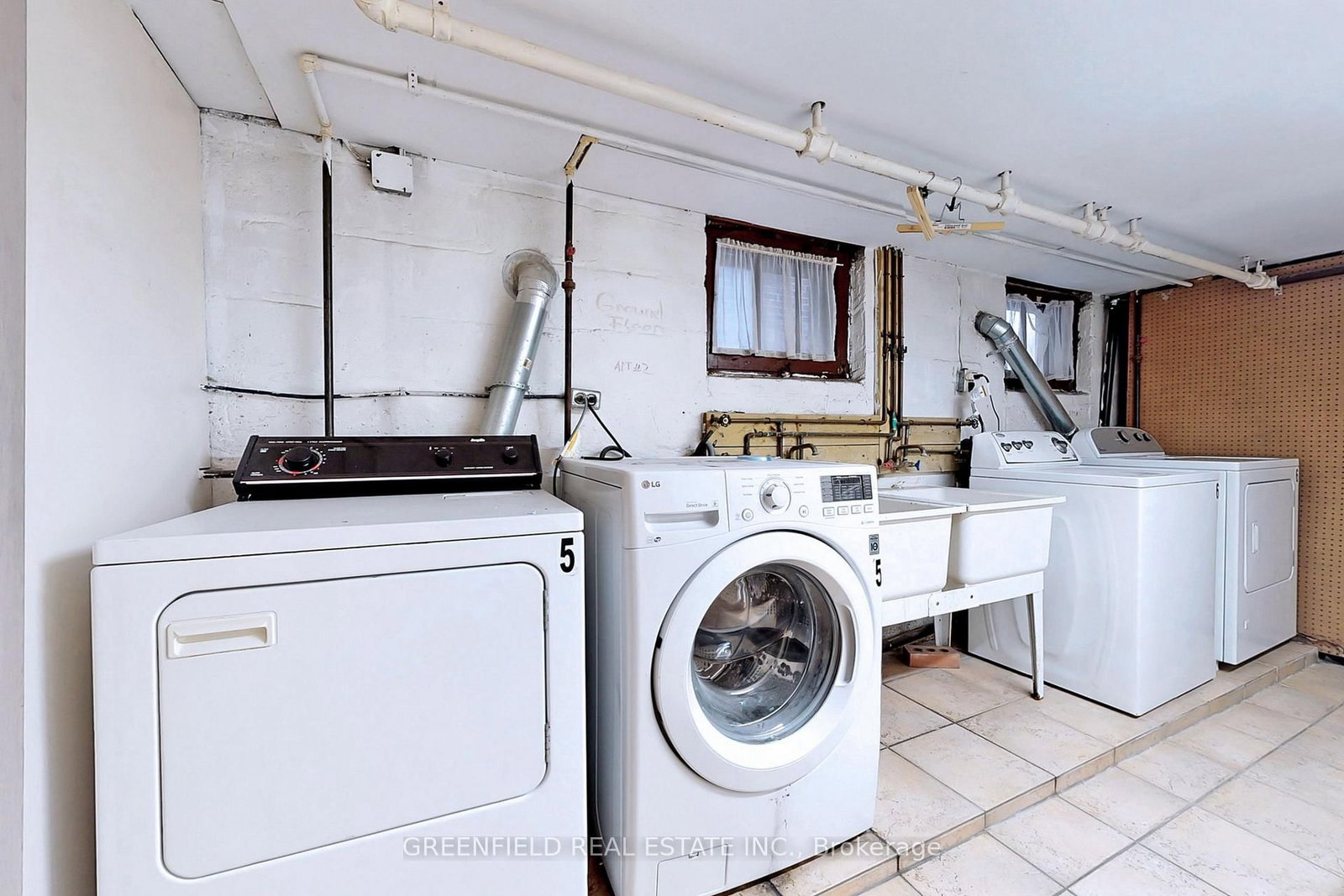 1747 Bayview Avenue, Unit Upper - Photo 27