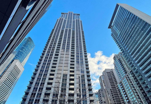 4702 - 763 Bay Street