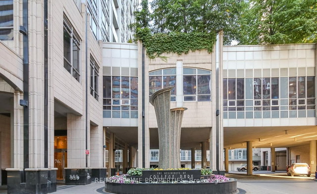 4702 - 763 Bay Street