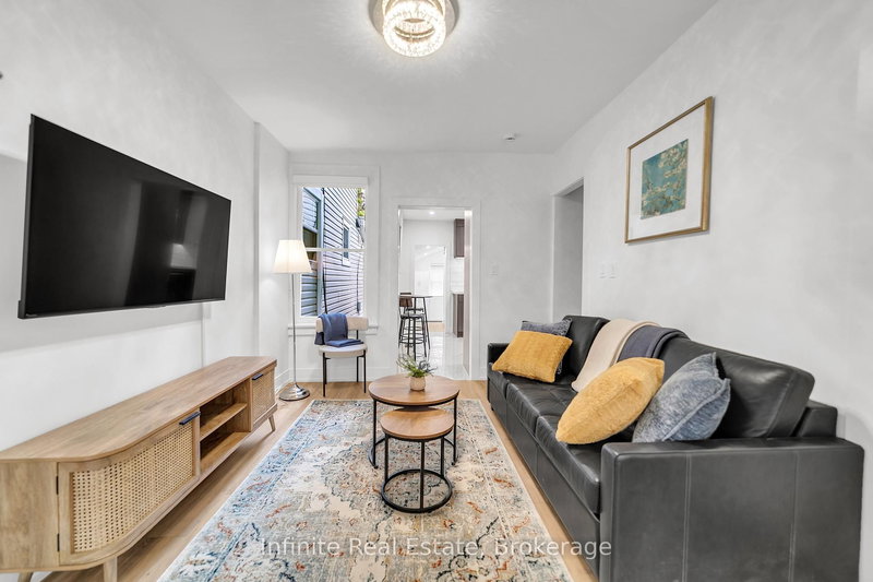 13 D'arcy St, Toronto, M5T 1J8 | Image 2