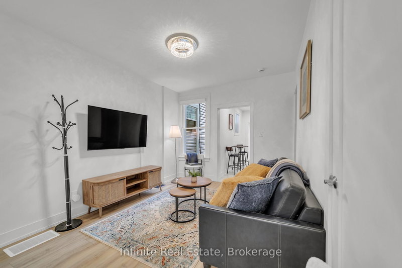 13 D'arcy St, Toronto, M5T 1J8 | Image 3