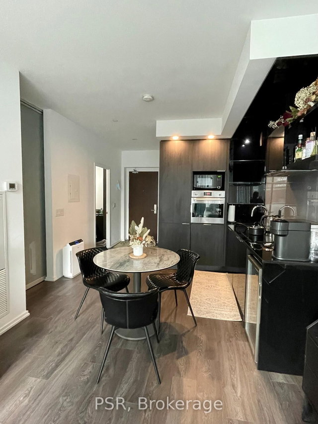 2707 - 70 Temperance Street