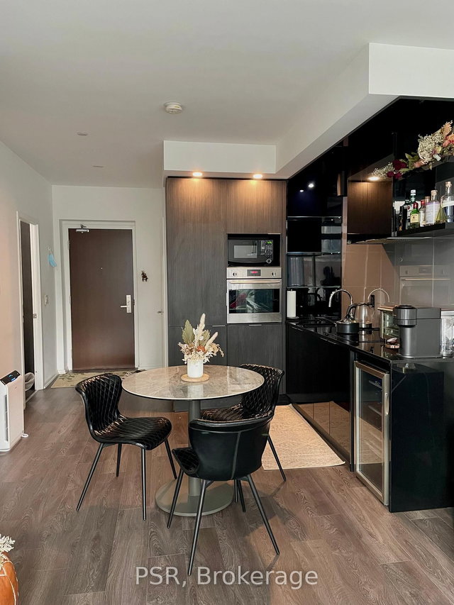 2707 - 70 Temperance Street