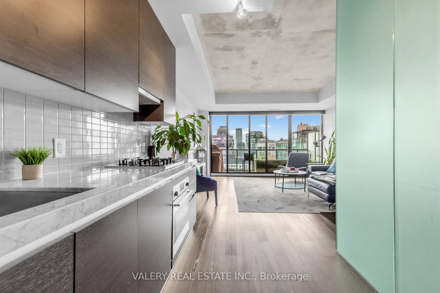 PH06 - 629 King Street W