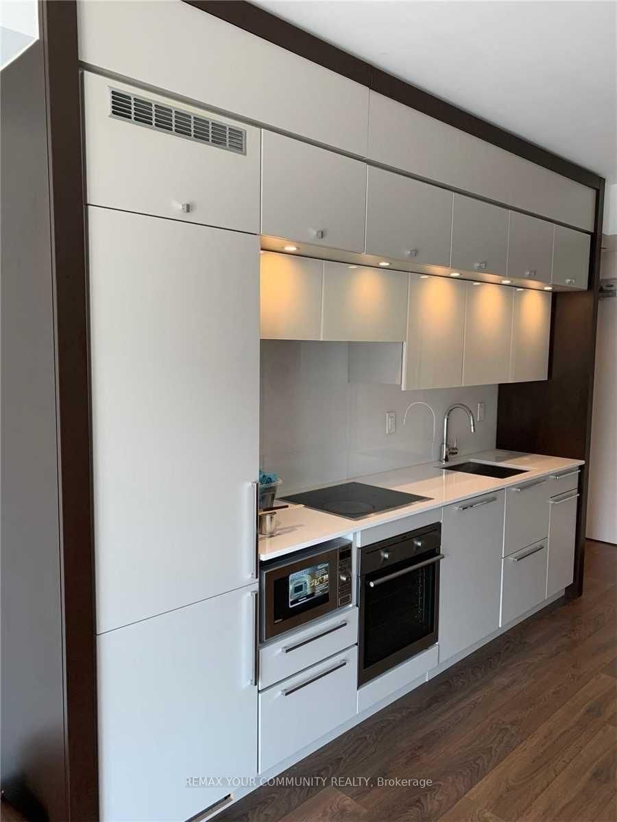 15 Grenville Street, Unit 707 - Photo 2