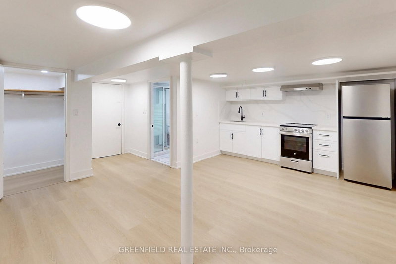 Lower - 1747 Bayview Ave, Toronto, M4G 3C5 | Image 3