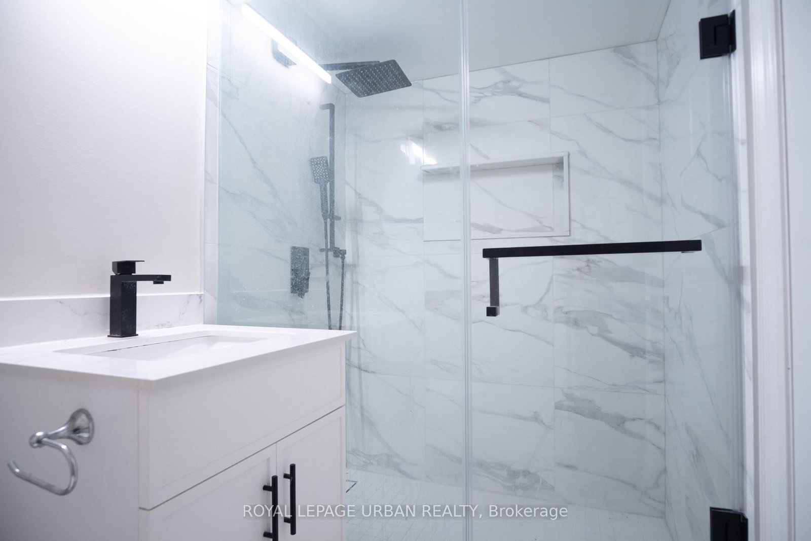 Detached House for lease at 9 Page Avenue, Toronto, Ontario, M2K 2B3 - Bayview Village - MLS: C13000394