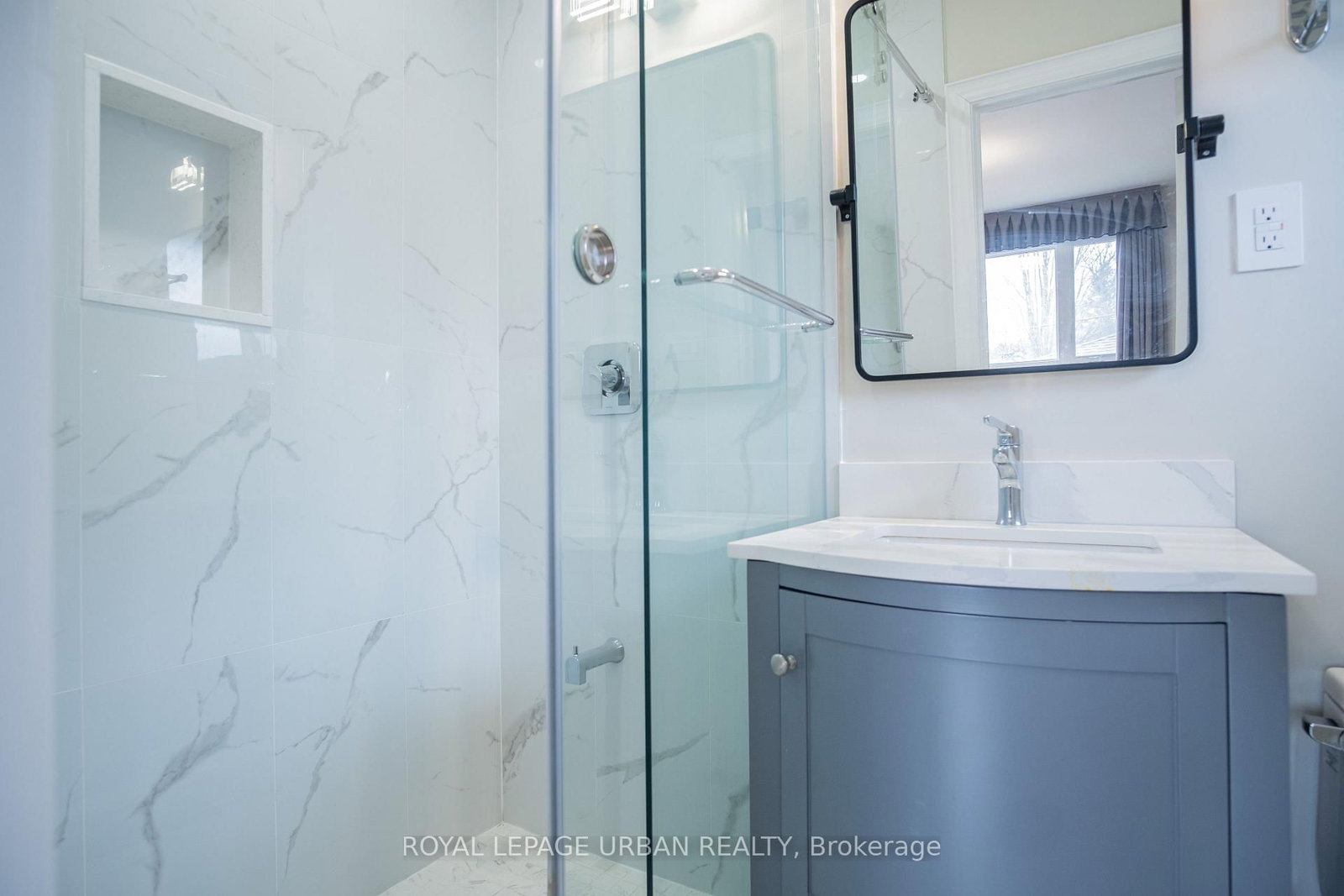 Detached House for lease at 9 Page Avenue, Toronto, Ontario, M2K 2B3 - Bayview Village - MLS: C13000394