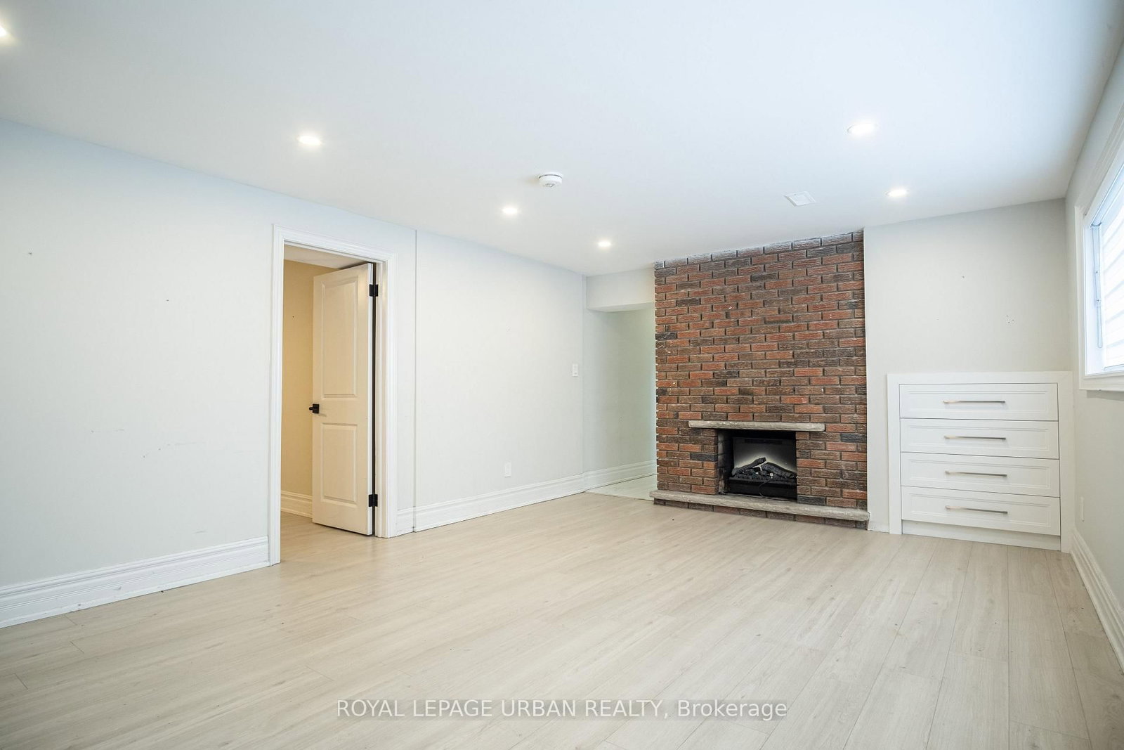 Detached House for lease at 9 Page Avenue, Toronto, Ontario, M2K 2B3 - Bayview Village - MLS: C13000394