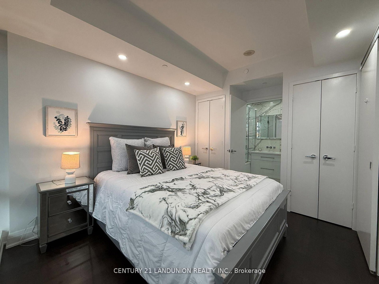 1 Bloor Street E, Unit 1508 - Photo 16