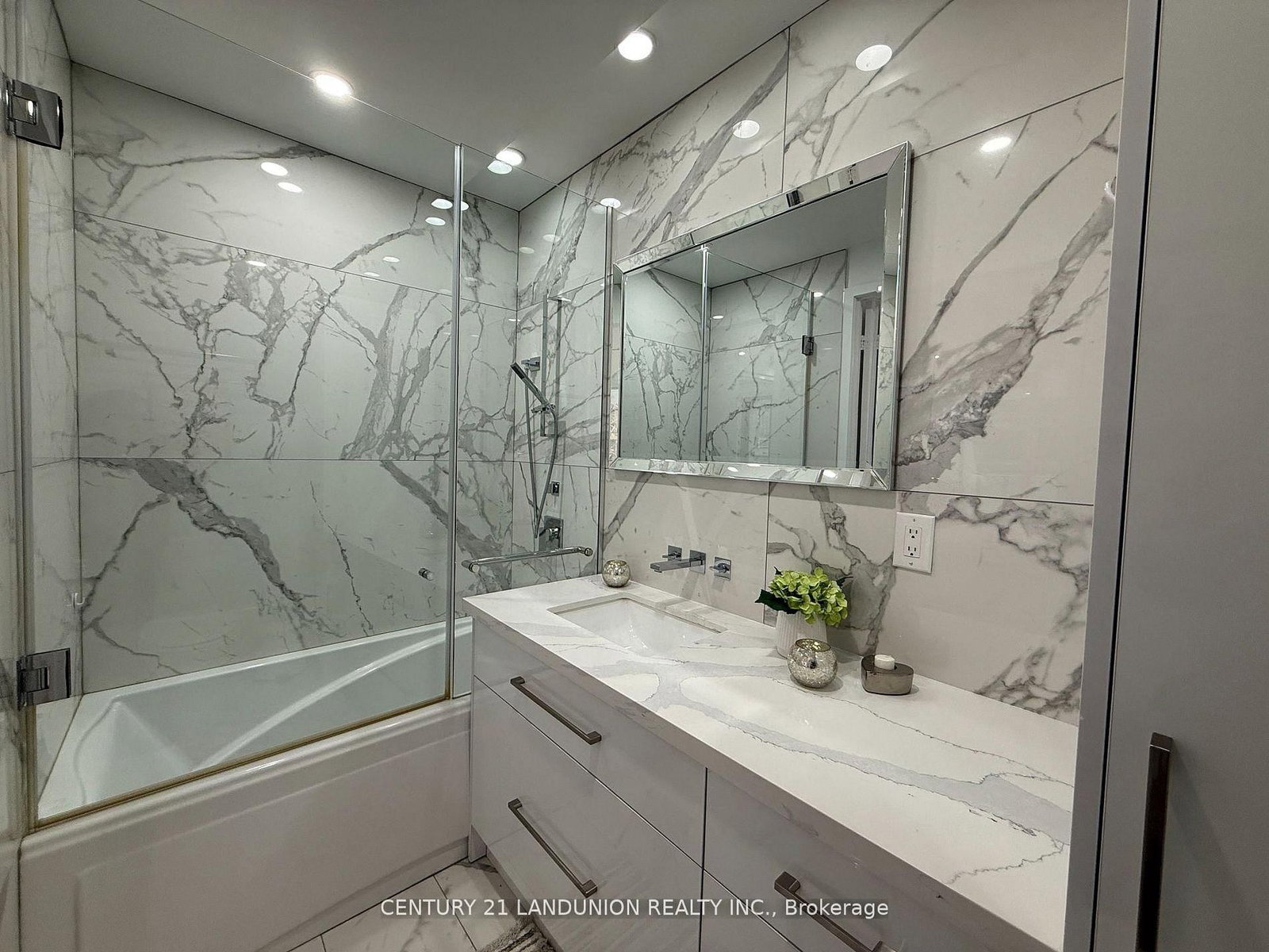 1 Bloor Street E, Unit 1508 - Photo 21