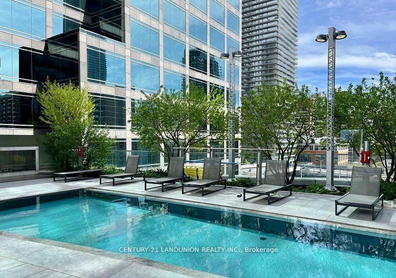 1 Bloor Street E, Unit 1508 - Photo 32