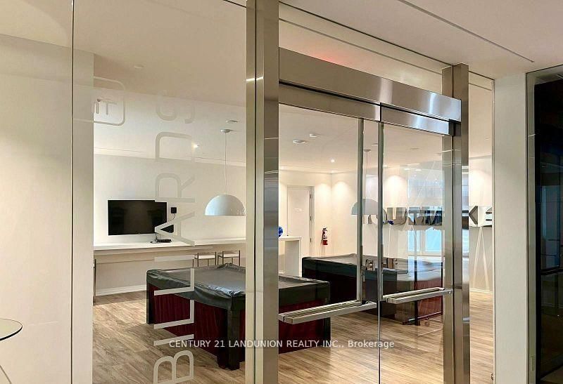 1 Bloor Street E, Unit 1508 - Photo 38