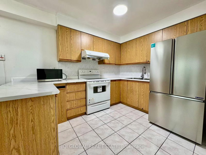 34 - 25 Pebble Bywy, Toronto, M2H 3J6 | Image 2